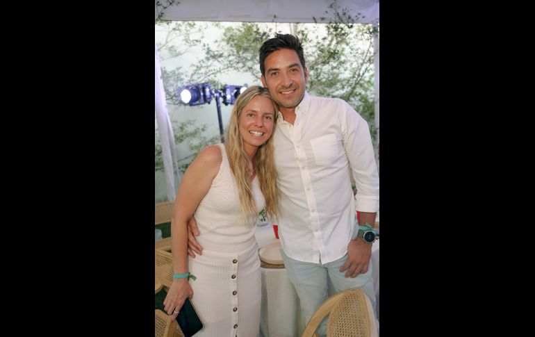 Mariana Prieto y Pedro Peláez. GENTE BIEN JALISCO / Revista del 17 de abril 2026