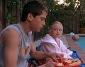 Dakota Fanning tuvo la oportunidad de compartir una divertida escena con "Reese". ESPECIAL