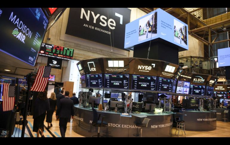 Al término de la sesión, el Dow Jones ganó 115 puntos, hasta las 48 mil 578 unidades. EFE/S. Yenesel