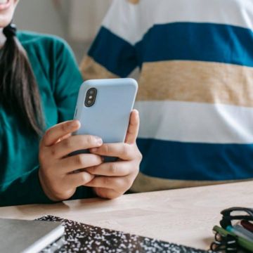 Durante la sesión de este jueves en el Congreso de la Ciudad de México, la diputada local del PAN, Laura Álvarez, presentó una iniciativa para restringir el uso de redes sociales entre niñas, niños y adolescentes menores de 16 años. Pexels