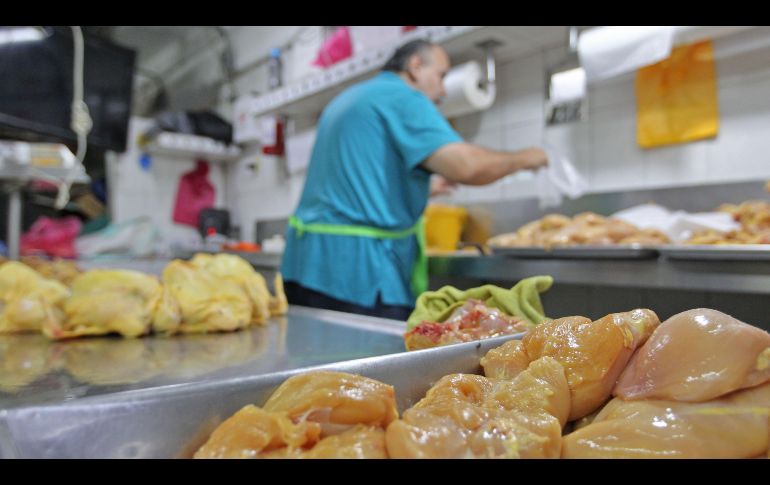 La Profeco recordó que los consumidores pueden checar en la plataforma Quién es Quién en los Precios los costos de cada producto de la canasta básica. EL INFORMADOR/ARCHIVO