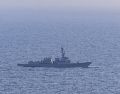 Destructor de misiles guiados USS Spruance estadounidense durante la operación de bloqueo a barcos iraníes este miércoles. Irán calificó esta medida como otro incumplimiento de acuerdos por parte de Washington. EFE/ Centcom