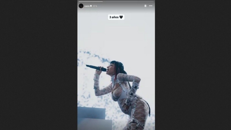 &nbsp;Cazzu publicó una fotografía de hace tres años, cuando ella y Nodal aún estaban juntos. INSTAGRAM/cazzu