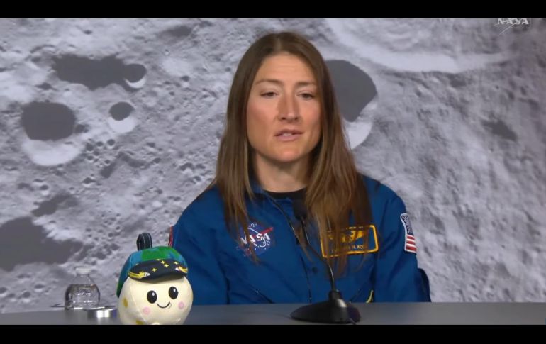 Mediante pruebas de equilibrio, la ingeniera Christina Koch puso a prueba su habilidad motriz. EFE/NASA