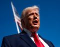 Donald Trump firmó una orden ejecutiva para impulsar la investigación médica con psicodélicos en Estados Unidos. EFE/ARCHIVO