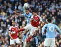Manchester despertó este domingo con la ilusión de seguir en la carrera de la Premier League y concretó la victoria 2-1 sobre el Arsenal en el Etihad Stadium. EFE / P. Powell