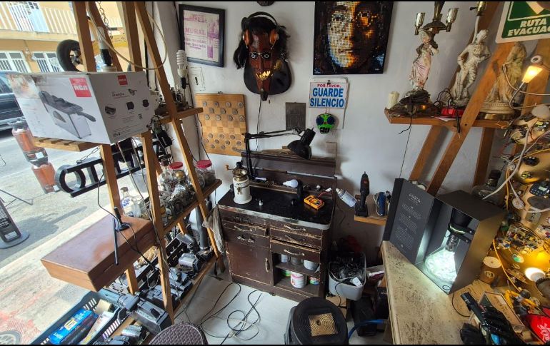 Don Enrique se aventura a hacer un pronóstico: en los próximos años, las empresas más grandes de la ciudad se dedicarán al reciclaje y a la reutilización de objetos. EL INFORMADOR / O. González