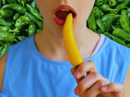 En conclusión, atreverse a dar esa mordida crujiente y picante es un verdadero regalo preventivo para tu salud integral. ESPECIAL / CANVA