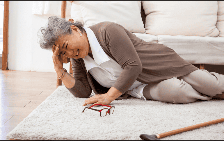 Si aparece alguno de estos síntomas, no minimices la situación. Un derrame cerebral es una emergencia médica y actuar rápido puede salvar la vida y reducir secuelas graves.  CANVA