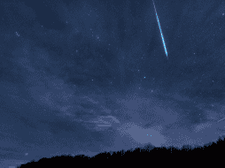 La lluvia de meteoros Líridas 2026, que iluminará fugazmente el paisaje con destellos de luz. UNSPLASH.