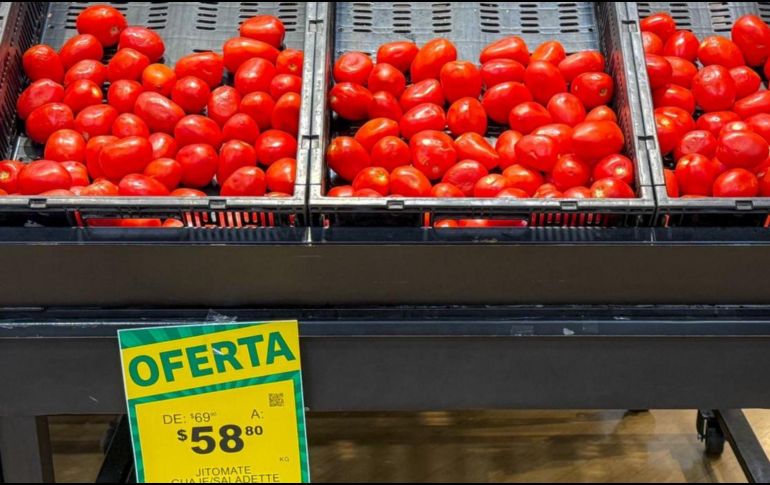 Consumidores han tenido que modificar sus compras y reducir cantidades ante el aumento del precio del jitomate. EL INFORMADOR/A. Navarro