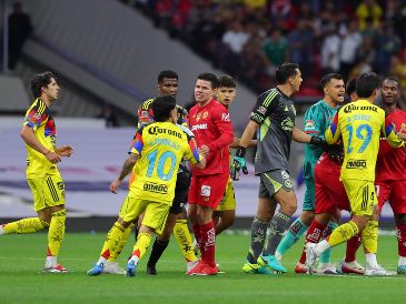 Helinho recibe el castigo más duro en una resolución que incluye sanciones económicas y partidos de suspensión para varios involucrados. IMAGO7.