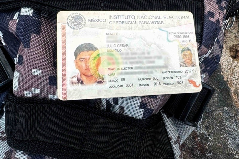 La credencial de elector hallada en el sitio resultó ser una pista determinante en el caso. EFE