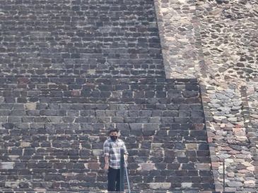 Fotografía tomada de Rastreo de Redes que muestra al autor de un tiroteo que dejó este lunes al menos dos muertos y 13 extranjeros lesionados en la zona arqueológica de Teotihuacán. EFE