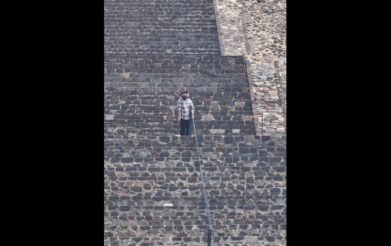 Fotografía tomada de Rastreo de Redes que muestra al autor de un tiroteo que dejó este lunes al menos dos muertos y 13 extranjeros lesionados en la zona arqueológica de Teotihuacán. EFE