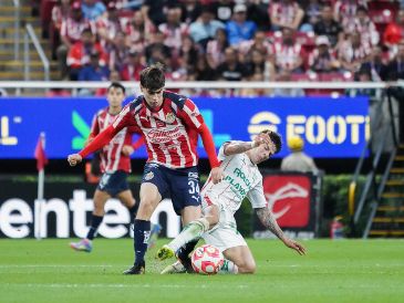 Para el cotejo contra los Rayos en la Jornada 16, aún hay dudas respecto a algunos lesionados dentro de Chivas. Imago7 / ARCHIVO