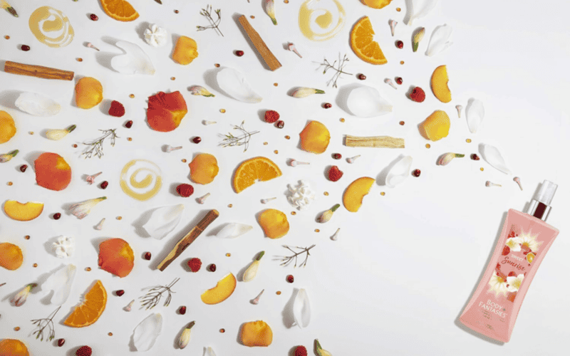 Los perfumes se diseñan con notas superiores, medias y base, diseñadas para oler distinto basado en el tiempo transcurrido. AMAZON