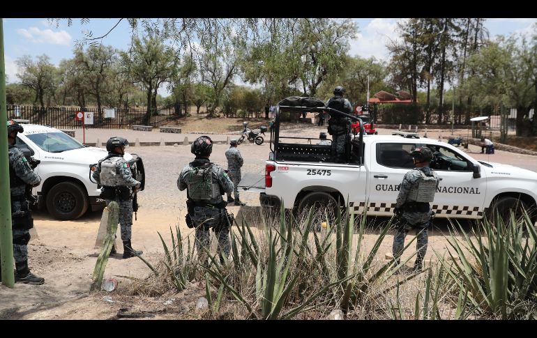 Integrantes de la Guardia Nacional custodian este martes la Zona Arqueológica de Teotihuacán luego de un tiroteo que dejó 2 muertos. EFE/M. Guzmán