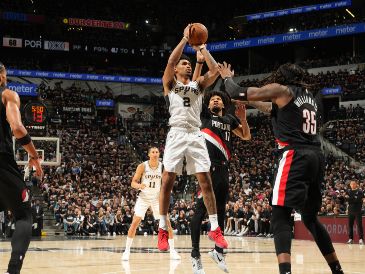 San Antonio tendrá que sacudirse una caótica noche ofensiva en la que fallaron en el momento clave. AFP/ J. D. GARRABRANT.