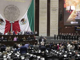 Algunos legisladores no quedaron satisfechos porque la reforma no garantiza el esquema de cinco días de trabajo por dos de descanso. SUN/ARCHIVO