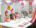 En KidZania, los niños juegan a ser adultos al desempeñar más de 60 profesiones reales y ganar “dinero” para gastar en el recinto. EL INFORMADOR