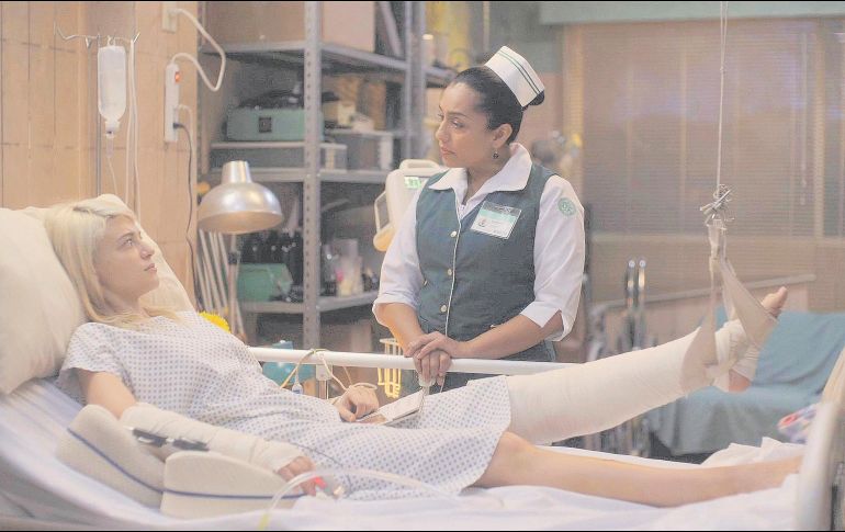 En la escena se ve a las actrices Max Reeves y Adriana Paz. CORTESÍA