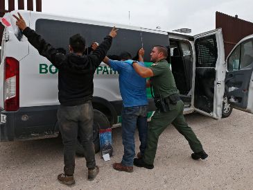 Con la ley SB4, Texas tiene autorización para meter a la cárcel a cualquier persona que entre de forma ilegal desde México. EFE/ARCHIVO
