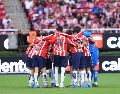 Aficionados de Chivas expresan opiniones divididas tras el cierre de la fase regular, entre críticas por la falta de constancia y optimismo por el proceso y los jóvenes del plantel. IMAGO7.