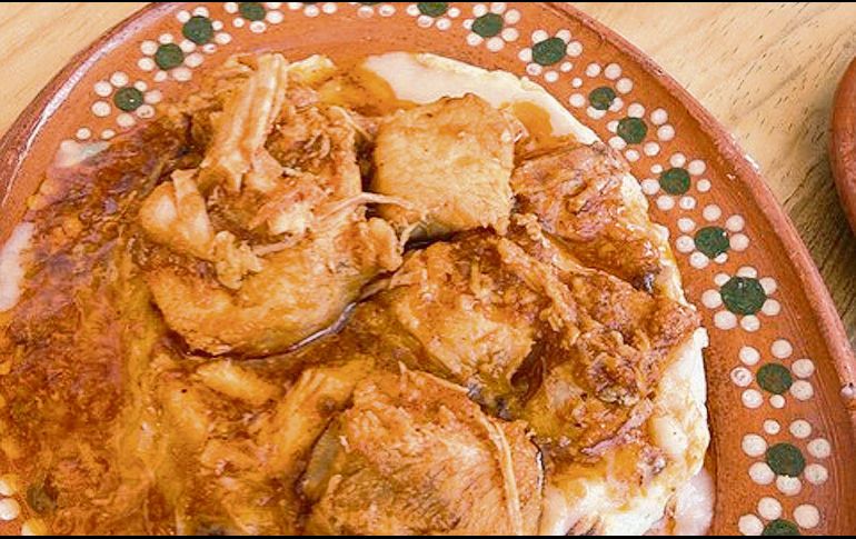 Gordita con guiso de costilla de Pascuala Fonda. ESPECIAL