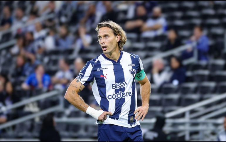 Sergio Canales se despide de la afición de los Rayados de Monterrey tras su llegada al equipo en el Torneo Apertura 2023. IMAGO7