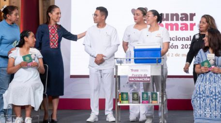 La nueva vacuna busca proteger tanto a las madres como a los recién nacidos frente a una de las infecciones respiratorias más frecuentes en los primeros meses de vida. ESPECIAL / Gobierno de México