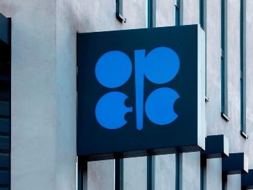 El logotipo de la Organización de Países Exportadores de Petróleo (OPEP) se ve en el exterior de la sede de la OPEP en Viena, Austria. AP/ARCHIVO