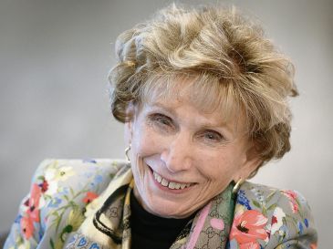 La psicóloga clínica, profesora y escritora posa durante una entrevista el 7 de mayo de 2019, en Lausana. AFP