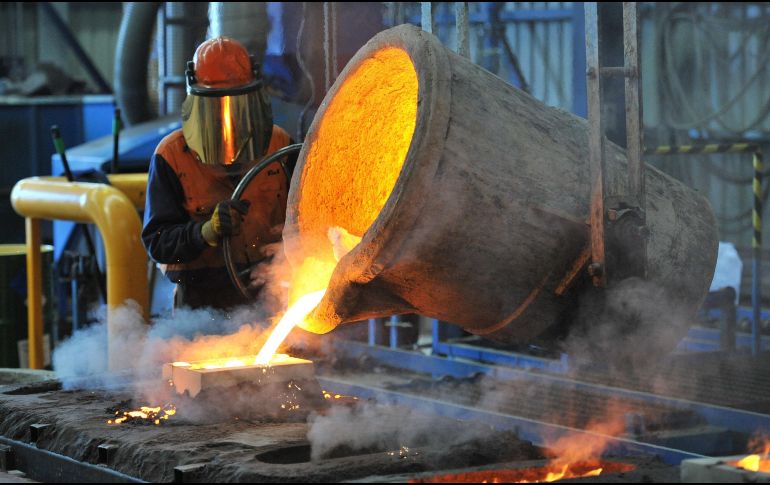 El acuerdo busca consolidar una estrategia de desarrollo industrial en la que el Estado utilice su capacidad de compra para detonar la producción nacional y fortalecer sectores clave de la economía. EFE / ARCHIVO