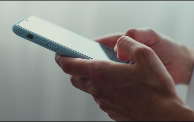 El Gobierno de México implementó un padrón nacional de telefonía que obliga a registrar todas las líneas celulares con la CURP del titular. CANVA