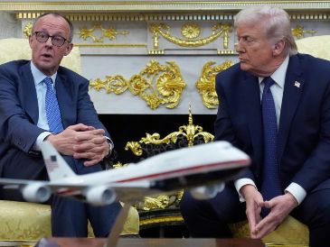 Fotografía de archivo de una reunión de Donald Trump con el canciller alemán Friedrich Merz en el Despacho Oval de la Casa Blanca, el 3 de marzo de 2026. AP/ARCHIVO