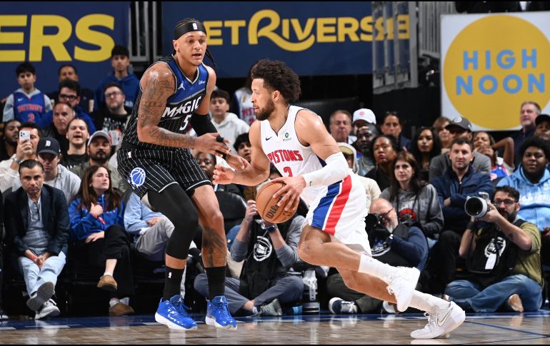 Las dos quintetas iniciarán mayo con el sexto juego el viernes en Orlando. AFP/ C. SCHWEGLER.