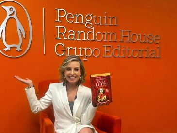 Elisa Queijeiro promociona la nueva edición de su libro “Las hijas de Eva y Lilith”. ESPECIAL/CORTESÍA PENGUIN RANDOM HOUSE.