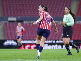 “Licha” marcó en la ida ante Pachuca y se consolidó como la máxima anotadora rojiblanca en el duelo de Liguilla. IMAGO7.