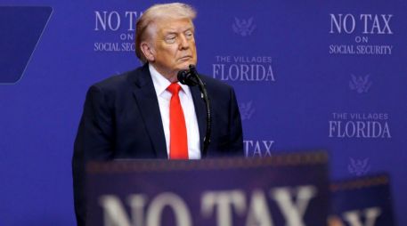 Donald Trump participó como orador principal en una cena privada del Forum Club en West Palm Beach, Florida. EFE/C. Herrera
