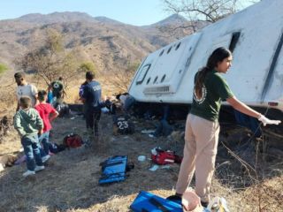Gobiernos de Jalisco y Nayarit coordinan atención médica y apoyo a familias tras accidente. CORTESÍA/Gobierno de Nayarit