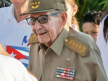 El general cubano Raúl Castro, reapareció en un evento público en una muestra de apoyo al Gobierno. EFE