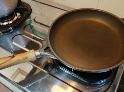 Si ya identificaste que tu sartén favorito está rayado, es el momento perfecto para explorar nuevos horizontes culinarios. ESPECIAL / CANVA