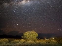 Las Eta Acuáridas son famosas por sus meteoros veloces y los vestigios luminosos que dejan en el cielo. ESPECIAL/PEXELS