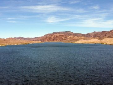 El río Colorado nace en las Montañas Rocosas y transcurre por siete estados antes de desembocar en el golfo de California.  EFE/Etienne Laurent