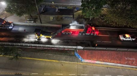 La dependencia trabaja en coordinación con la Policía Vial para garantizar el respeto a los cierres parciales y la adecuada canalización del tránsito hacia carriles laterales. CORTESÍA