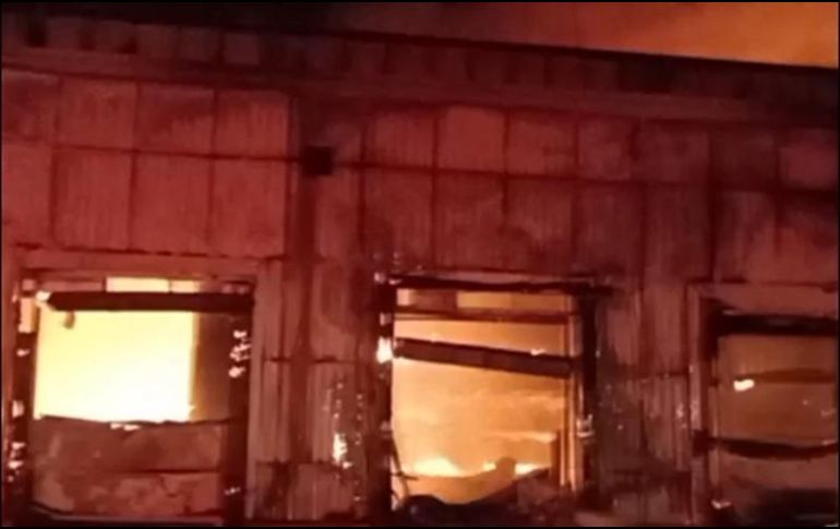 La Semadet activó una alerta atmosférica en el municipio de Lagos de Moreno a causa del incendio. X/ @PCJalisco