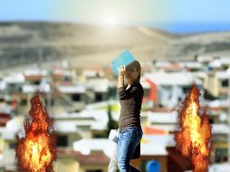Estar bien informados, seguir las indicaciones oficiales y mantener el autocuidado es la única forma de hacer frente a esta realidad climática. ESPECIAL / EL INFORMADOR y CANVA