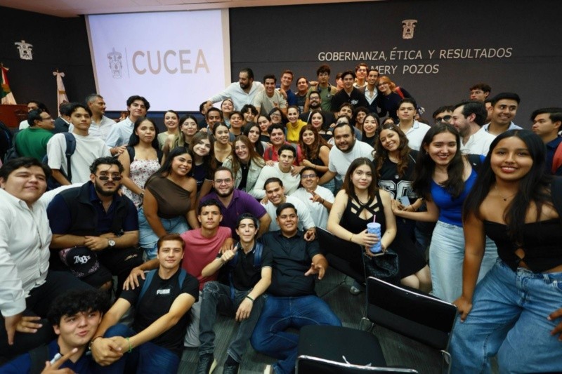 Mery Pozos sostuvo un diálogo con estudiantes en el CUCEA. ESPECIAL &nbsp;