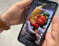 El proceso, replicado ahora por miles de creadores, se basa en un flujo de trabajo con herramientas como ChatGPT, para crear la trama, y programas especializados en creación de avatares y que permiten sincronizar los labios de las frutas con audios generados por IA. EFE/J. Picazo